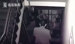 女性洗澡视频,女性洗澡瞬间捕捉